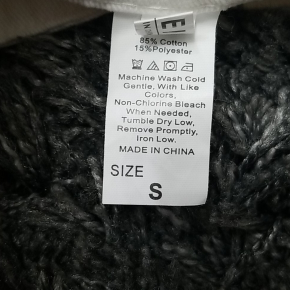 White shorts - Picture 5 of 5